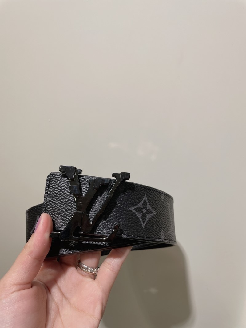 l0vis Vvtt0n belts
